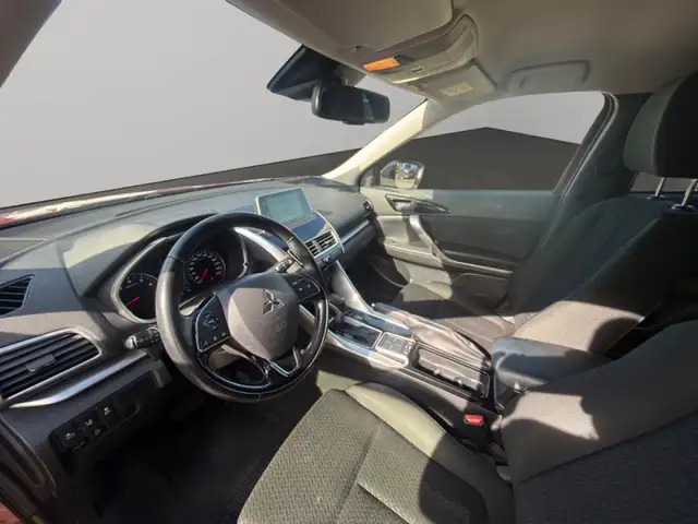 Mitsubishi Eclipse Cross view 8