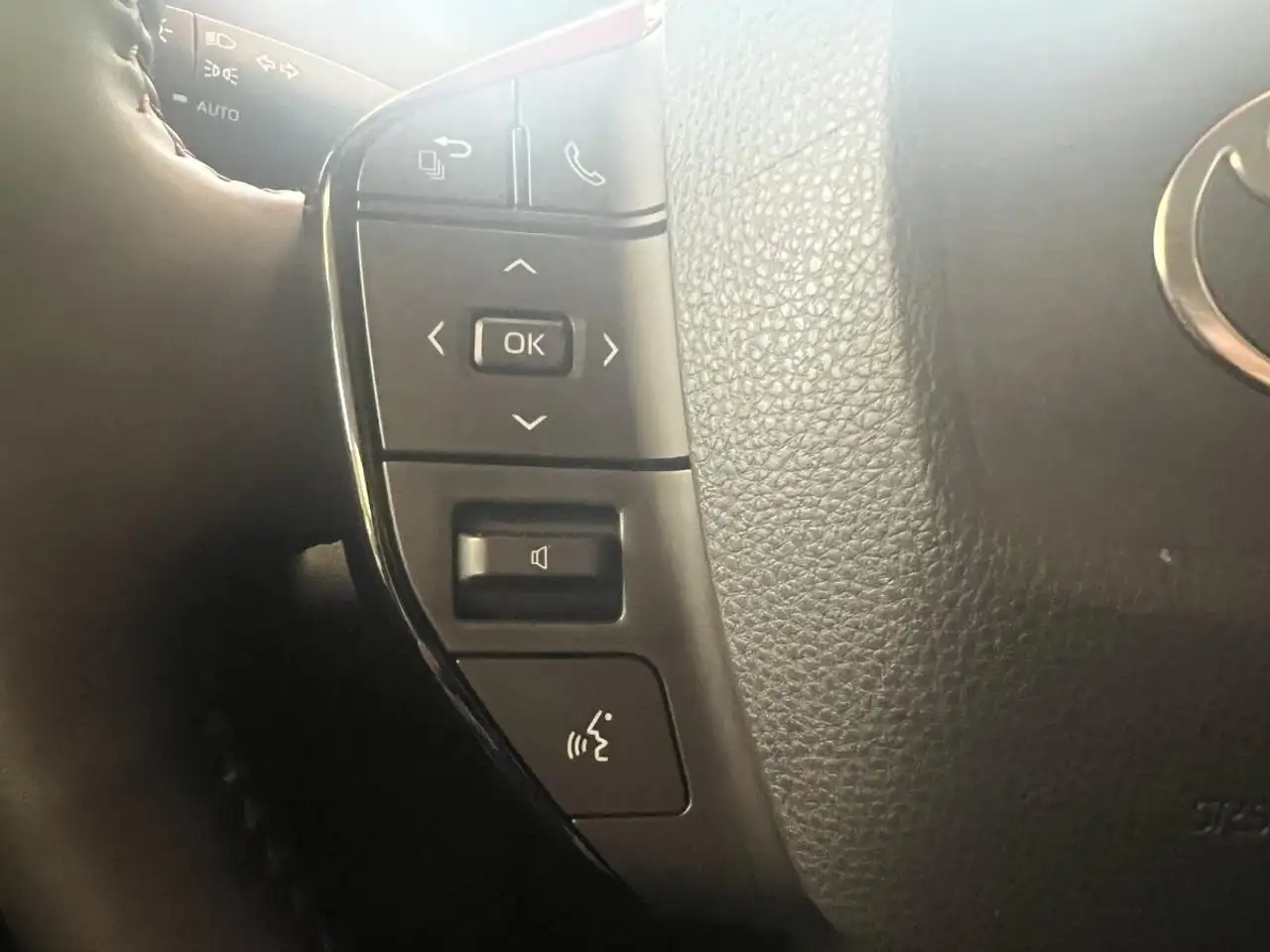 Toyota Prius Prime снимка Toyota Prius Prime