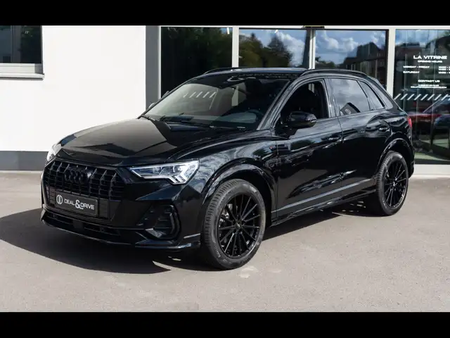 Audi Q3 view 6