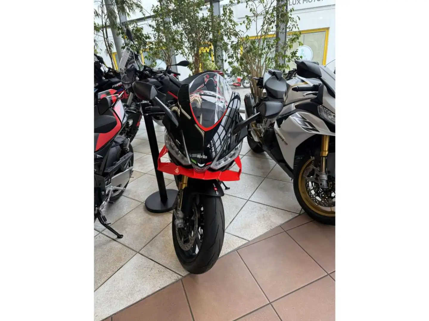 Aprilia RSV4 FACTORY Noir - 1