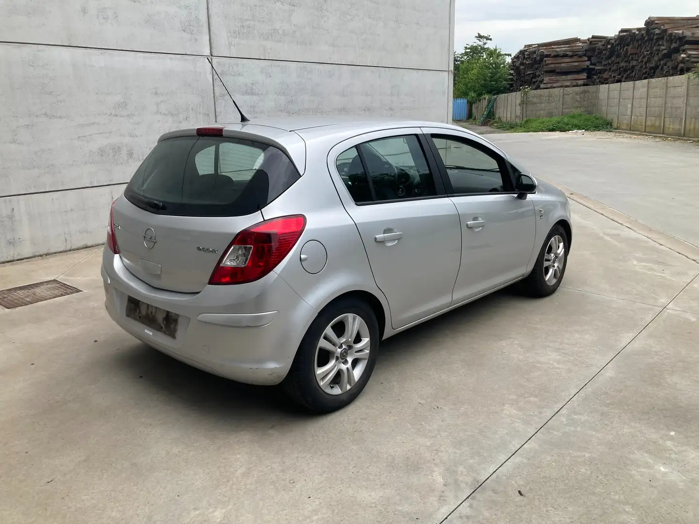 Opel Corsa 1.3 cdti 2011 met 148000km*EURO 5*rijdt perfect* Ezüst - 1