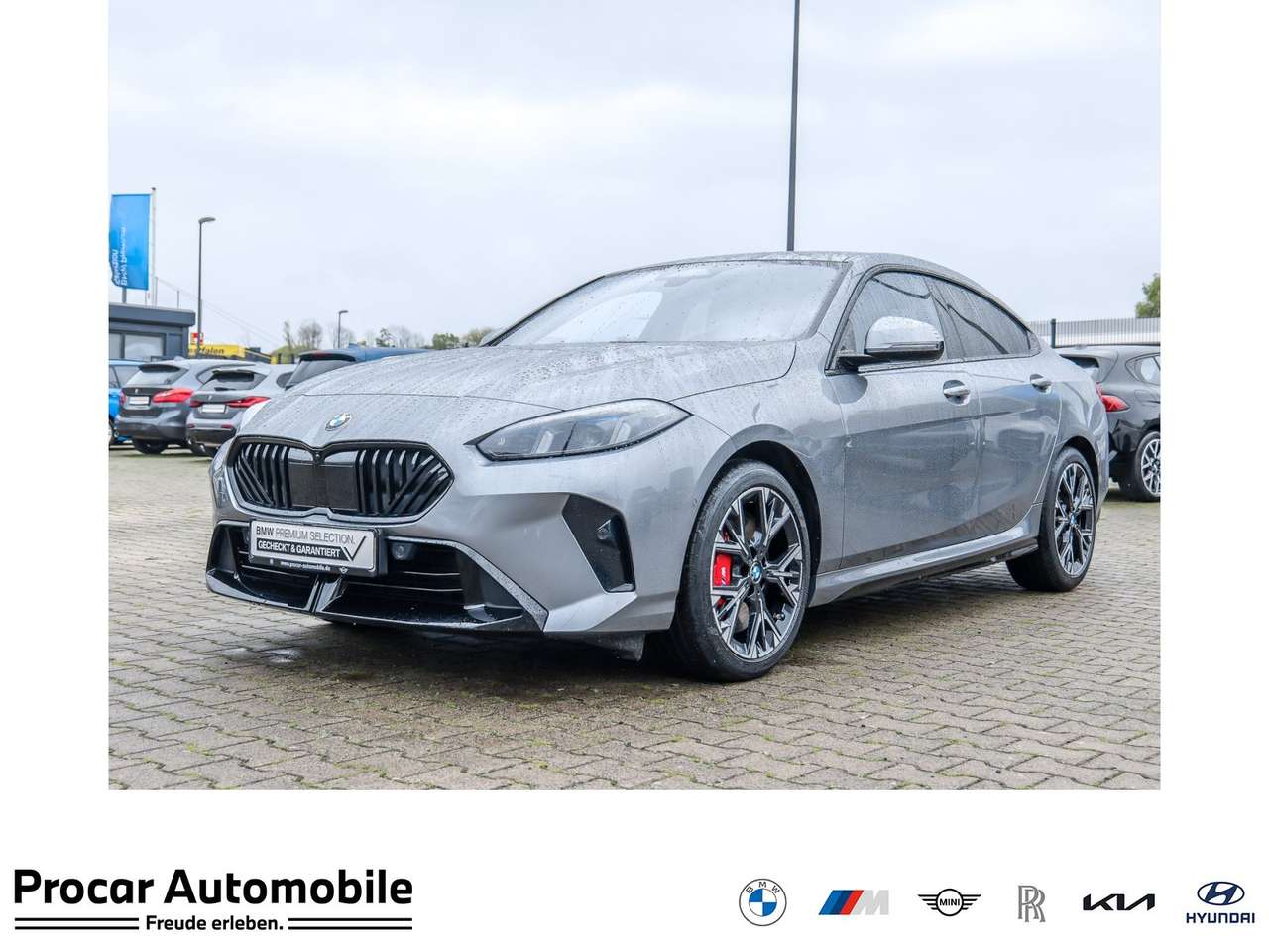 BMW 220 2025