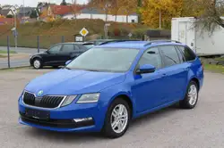 Skoda Octavia Combi 2,0 TDi Klima Sportsitze Navi LED CarPlay