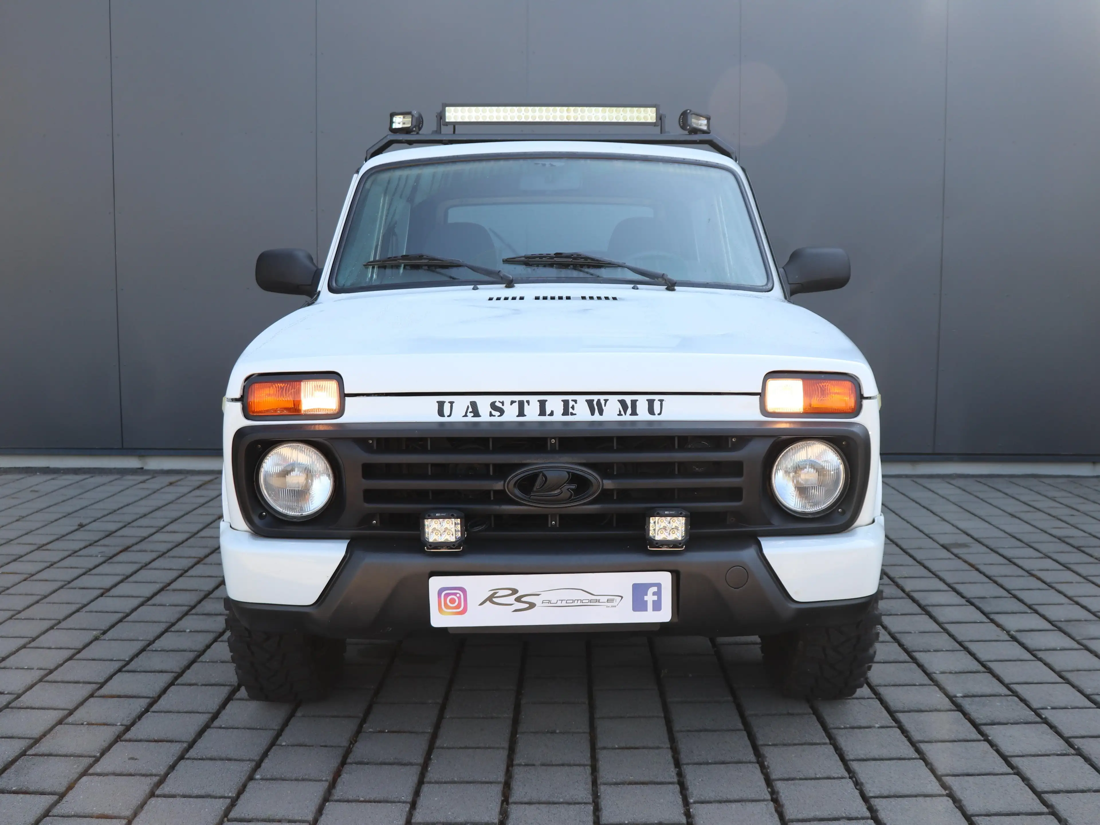 Lada Urban Lada 4x4 Urban Zusatzbeleuchtung / konserviert — photo 6