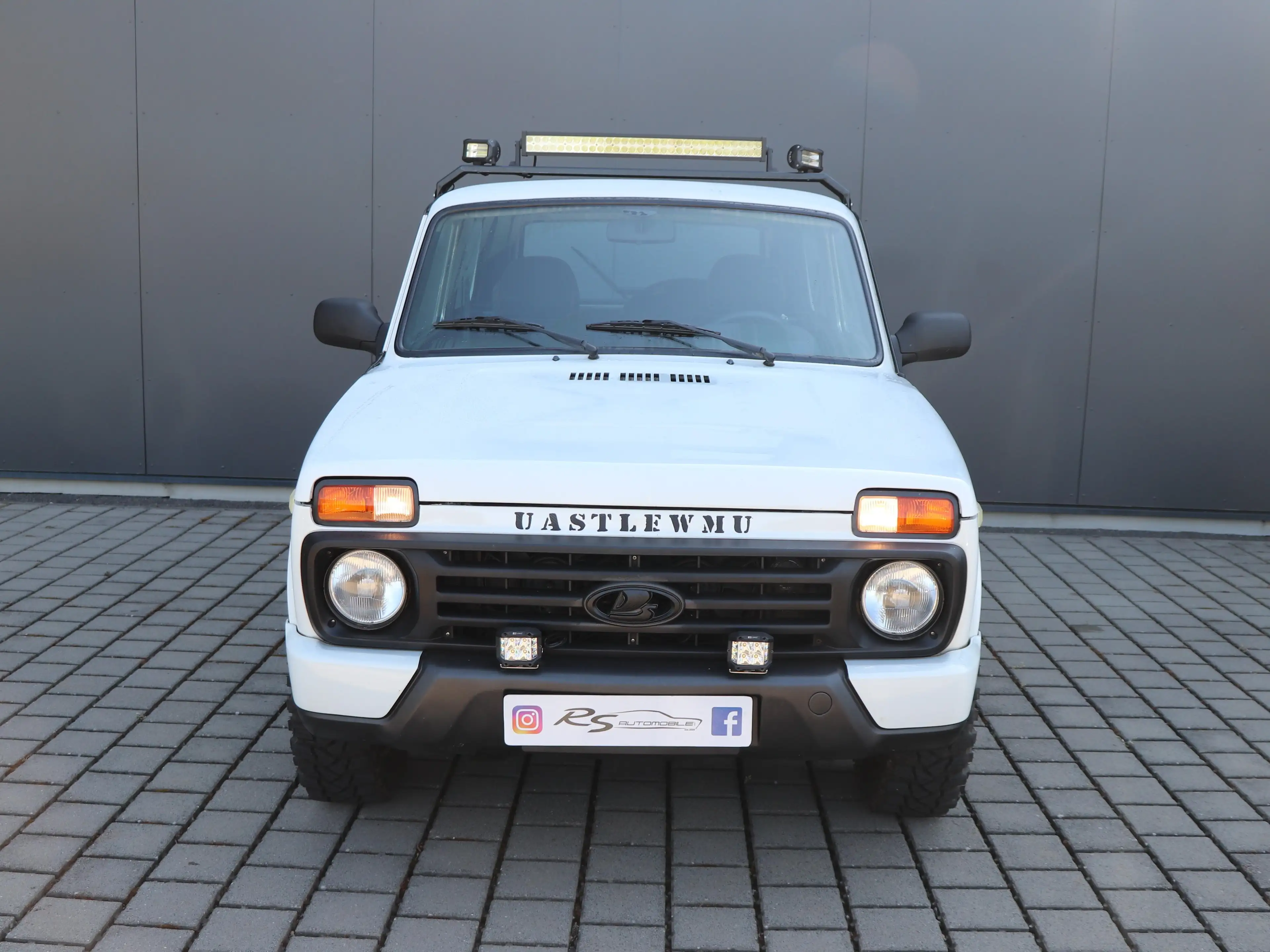 Lada Urban Lada 4x4 Urban Zusatzbeleuchtung / konserviert — photo 5