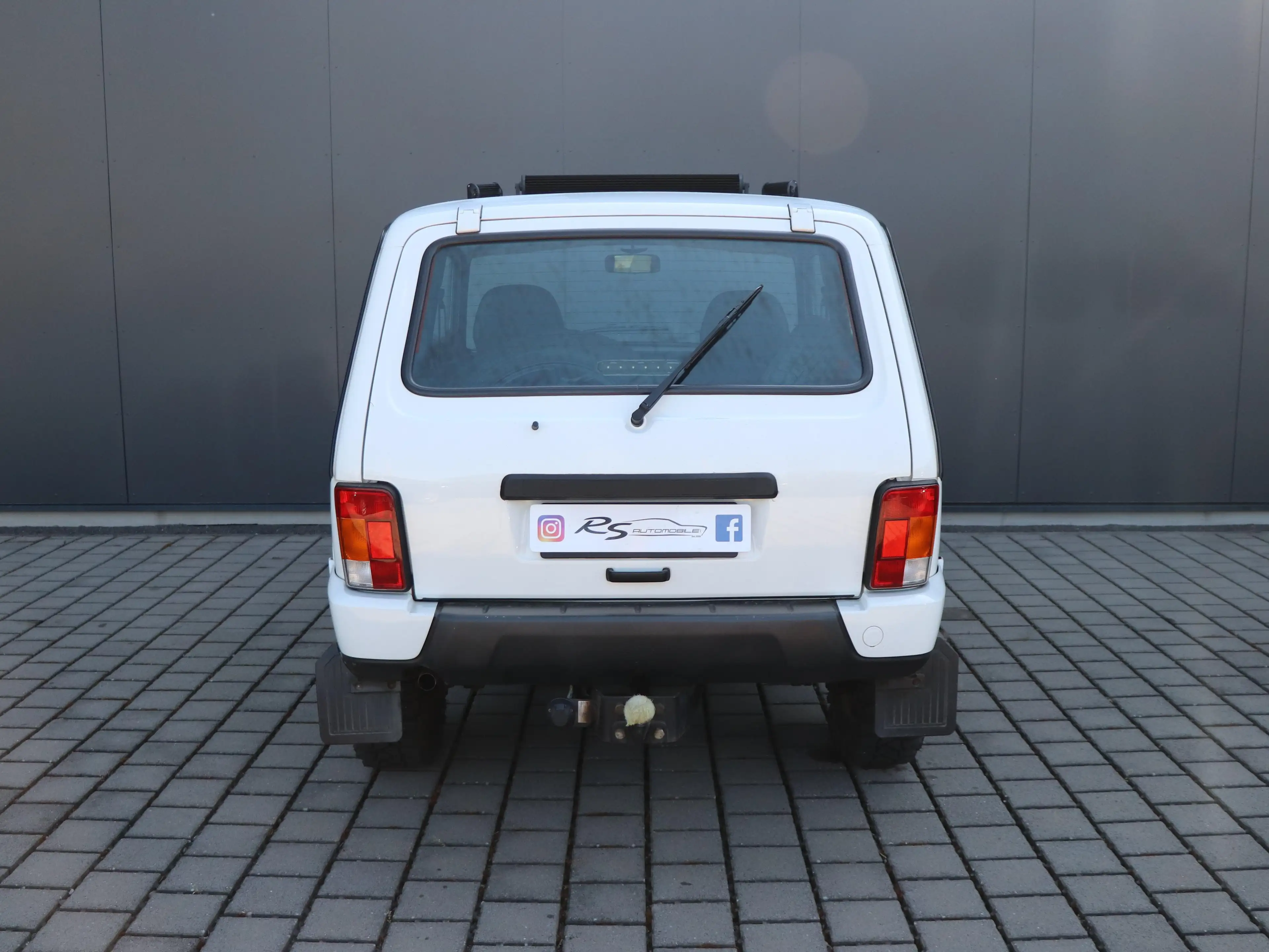 Lada Urban Lada 4x4 Urban Zusatzbeleuchtung / konserviert — photo 11