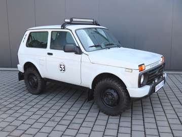 Lada 4x4 Urban Zusatzbeleuchtung / konserviert