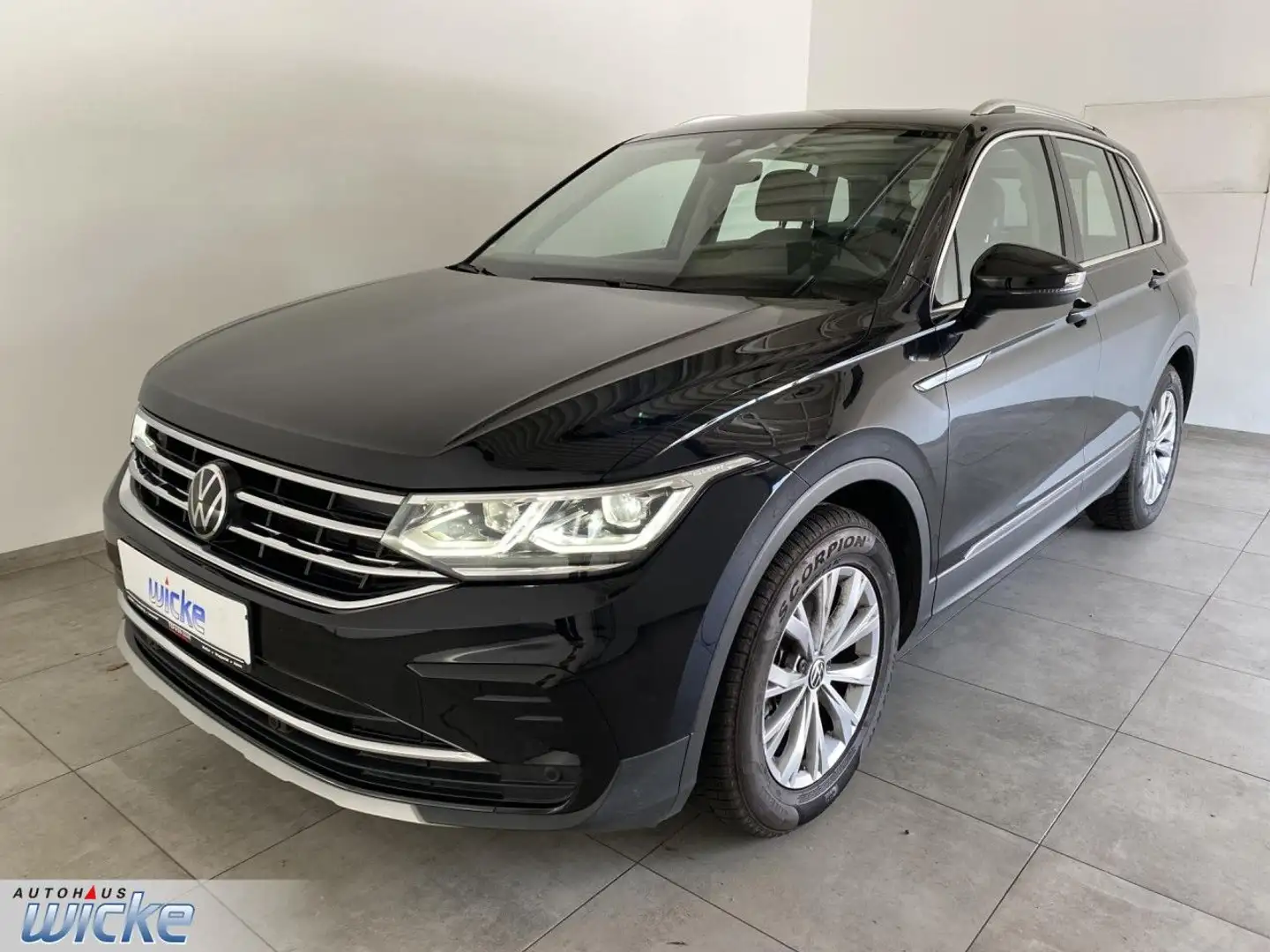 Volkswagen Tiguan 1.5 TSI DSG Elegance NAVI KLIMA PANO LM LED Zwart - 2
