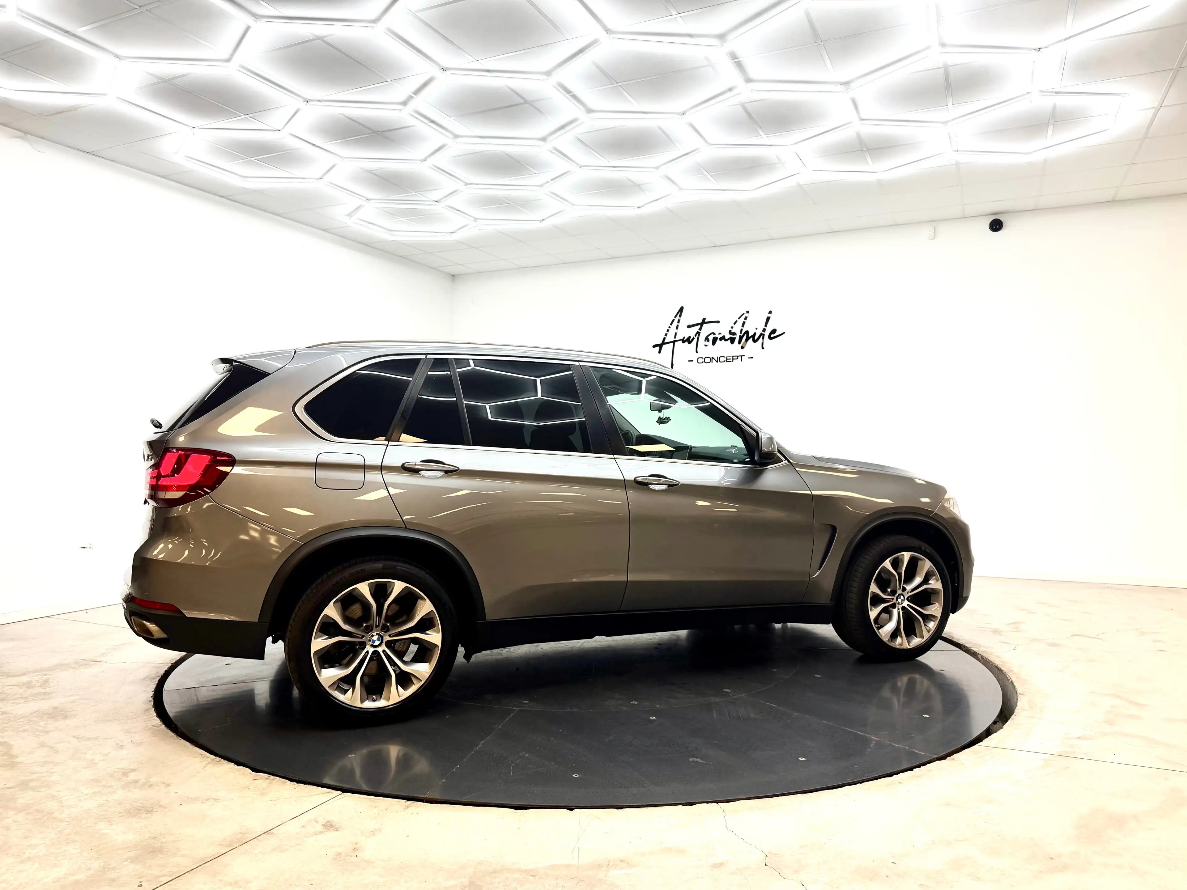 BMW X5 ✅1AN GARANTIE✅UTILITAIRE ✅PANO✅EURO 6B✅REMORQUE✅TVA DÉDUCTIBLE — photo 4