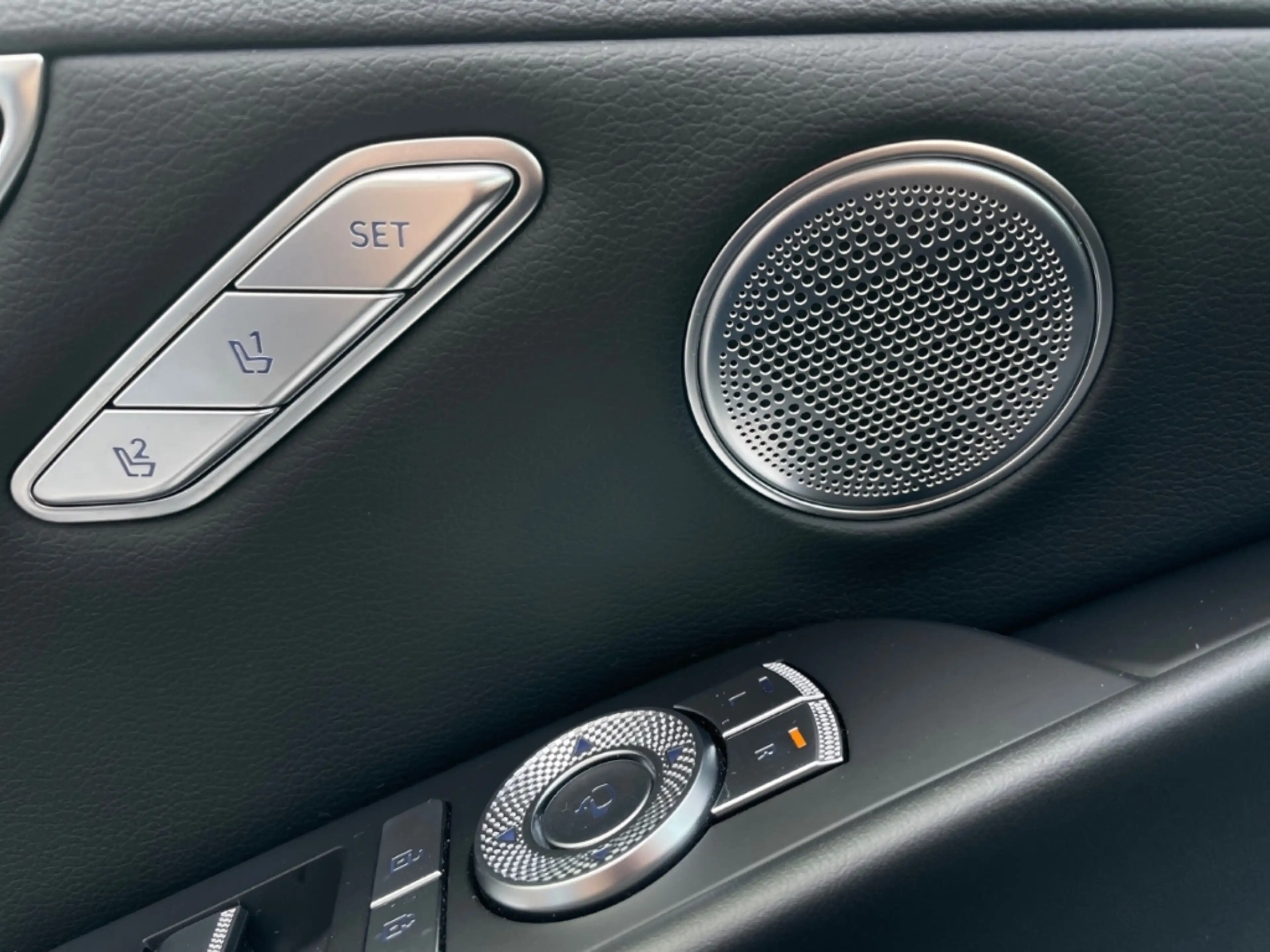 Genesis G80 Sport AD Leder LED ACC Carplay — photo 18