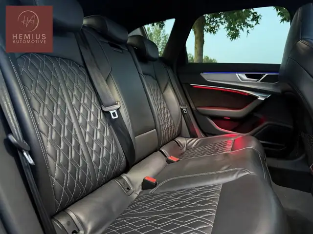 Audi A6 view 11