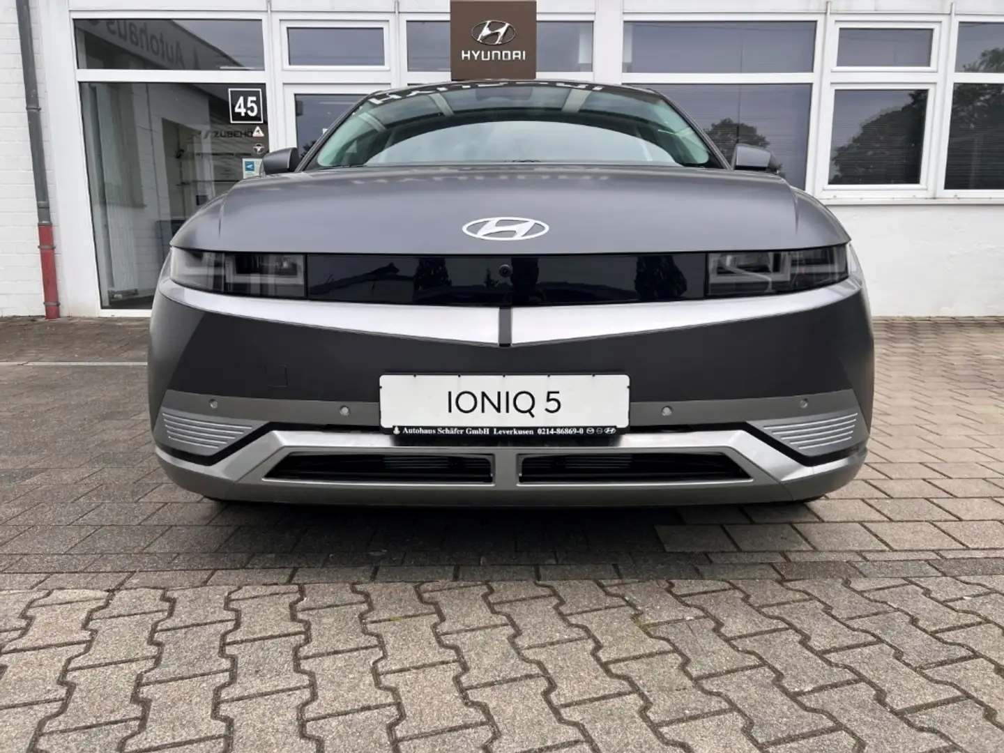 Hyundai IONIQ 5 Allrad 77,4kWh Batt. UNIQ-P 20''-Alu Relax-P Pano Grau - 2