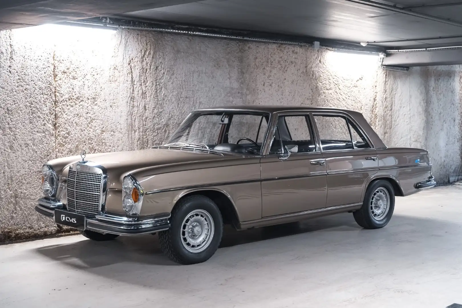 Mercedes-Benz 280 SE Amarillo - 1