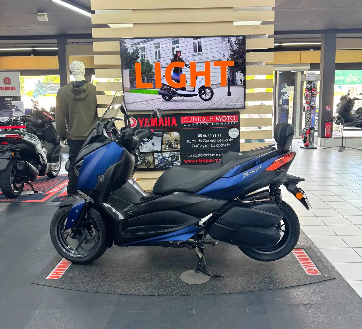 Yamaha X-Max 300 Kék - 1