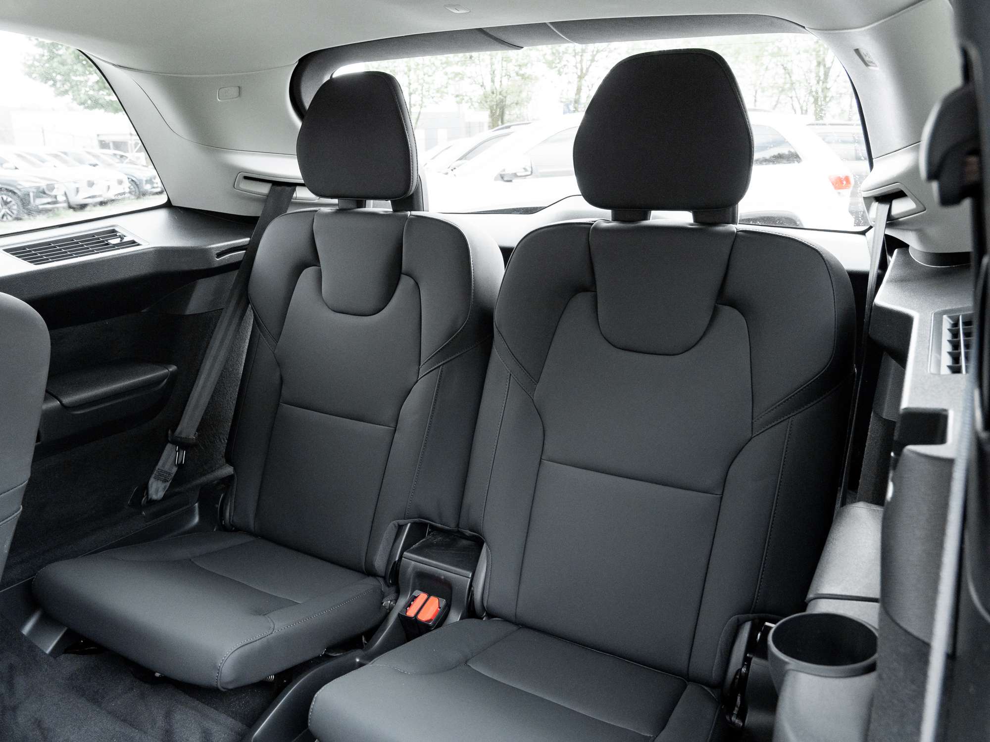 2026 Volvo XC90 B6 AWD PLUS Dark Theme |GREAT VALUE |APR fr 2.99%* thumb 26