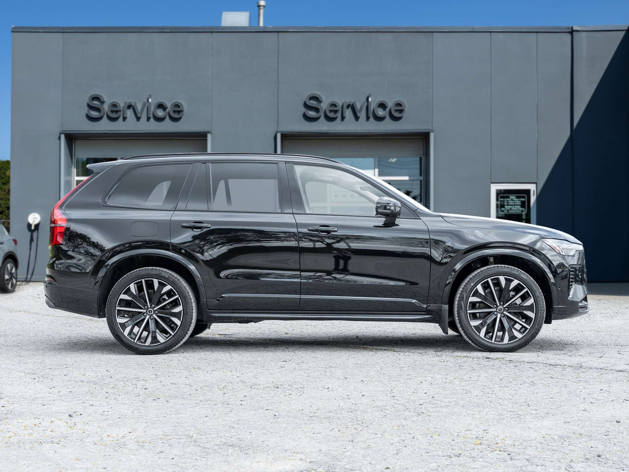 2026 Volvo XC90 B6 AWD PLUS Dark Theme |GREAT VALUE |APR fr 2.99%* thumb 7