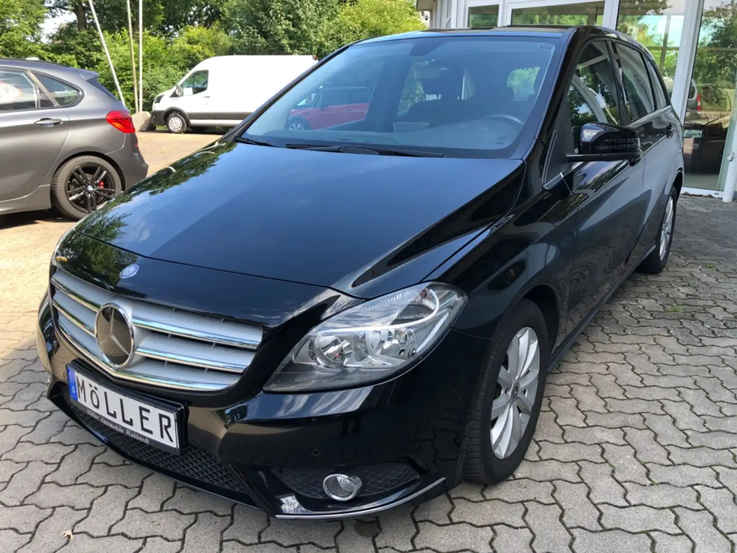 Mercedes-Benz B 180 Automatik Klima Sitzhzg. PDC 2.Hand Schwarz - 1