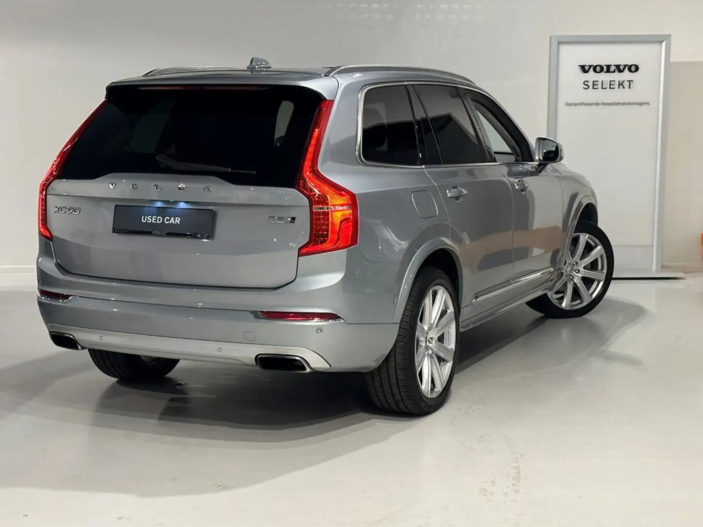 Volvo XC90 D5 Inscription Automaat 7 PL + LUCHTVERING/PANO DA Gris - 2