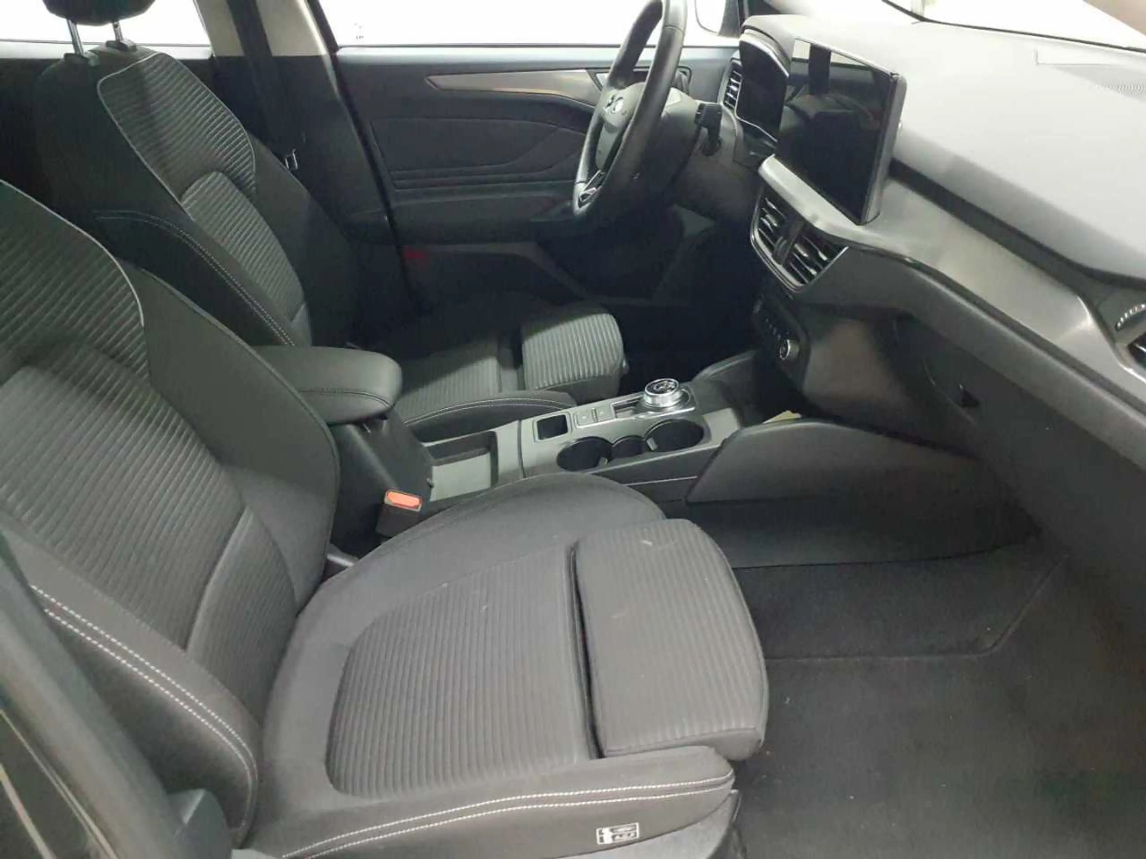 Ford Focus Focus Turnier 1.5 EcoBlue Aut. TITANIUM — photo 8
