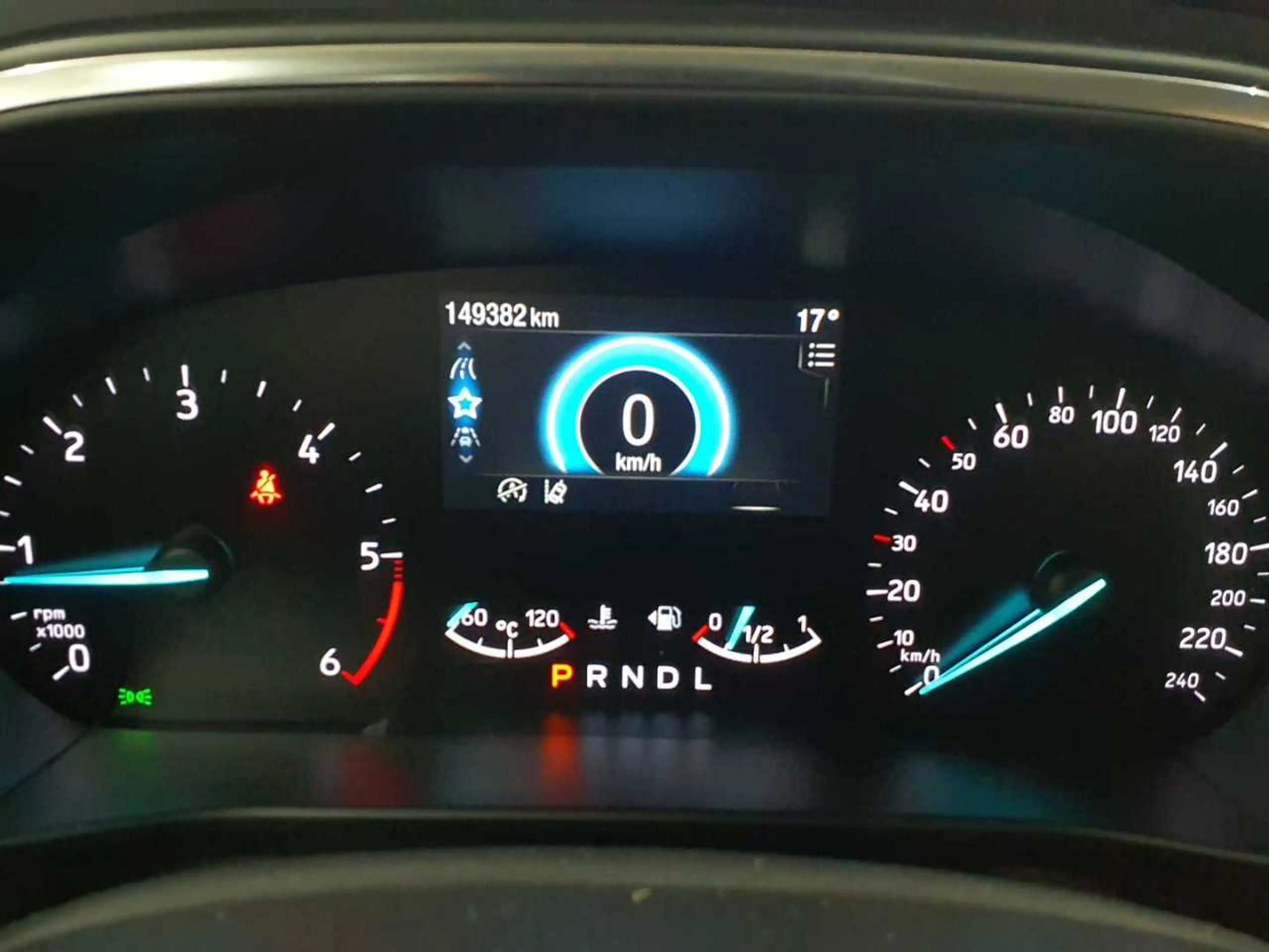 Ford Focus Focus Turnier 1.5 EcoBlue Aut. TITANIUM — photo 11