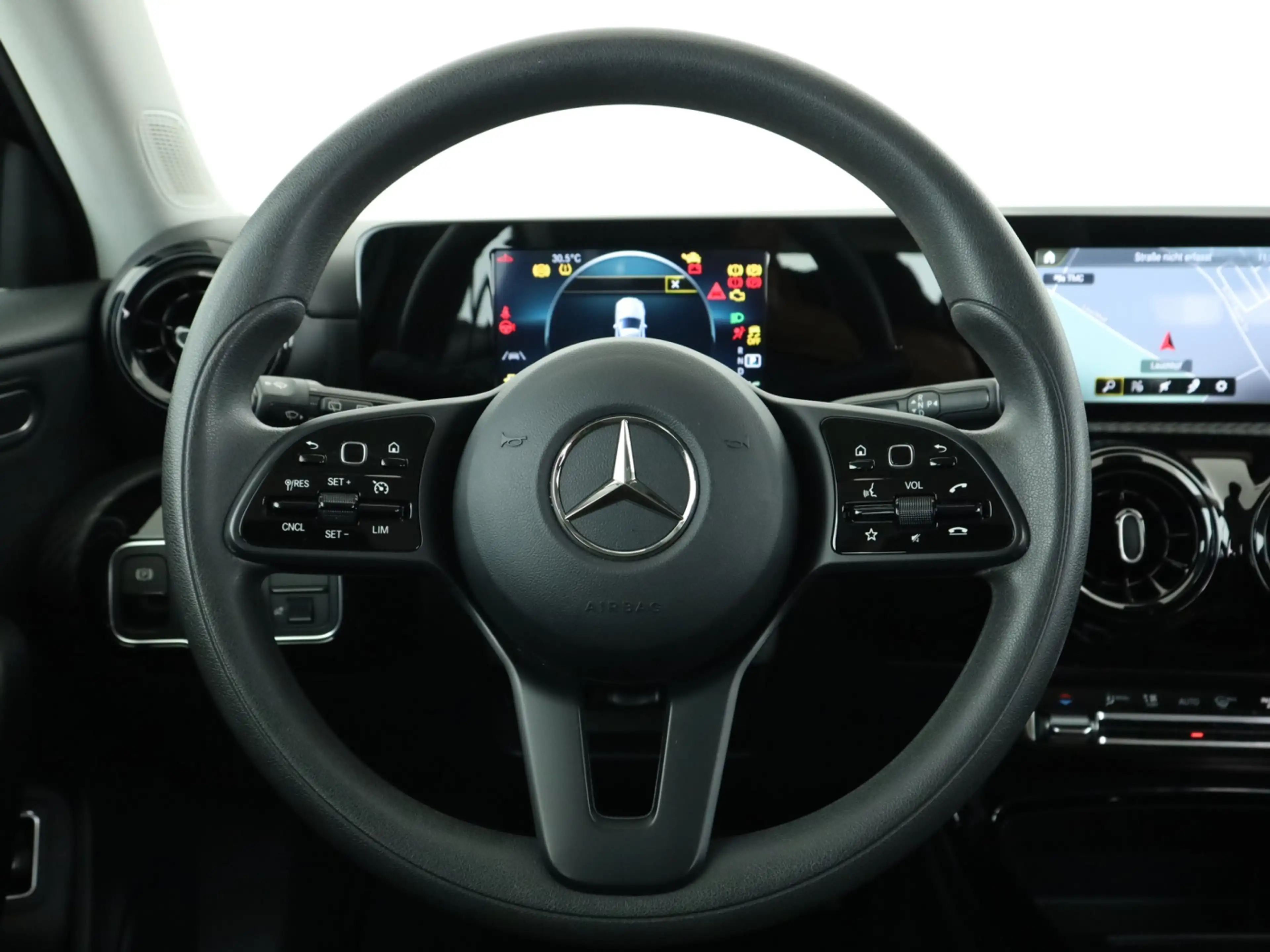 Mercedes-Benz A 250 e *LED*Park-Paket*Rückfahrkamera*SHZ*Navi* — photo 11