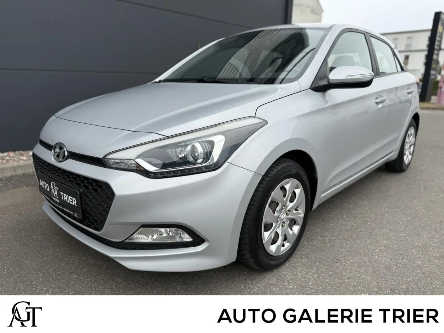 Hyundai i20 Passion *Nur 41.232Km* PDC MFL ZV KLIMA Klima Plateado - 1