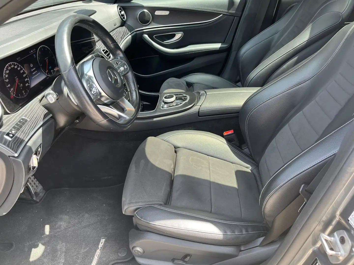 Mercedes-Benz E 300 de 4Matic Gris - 2