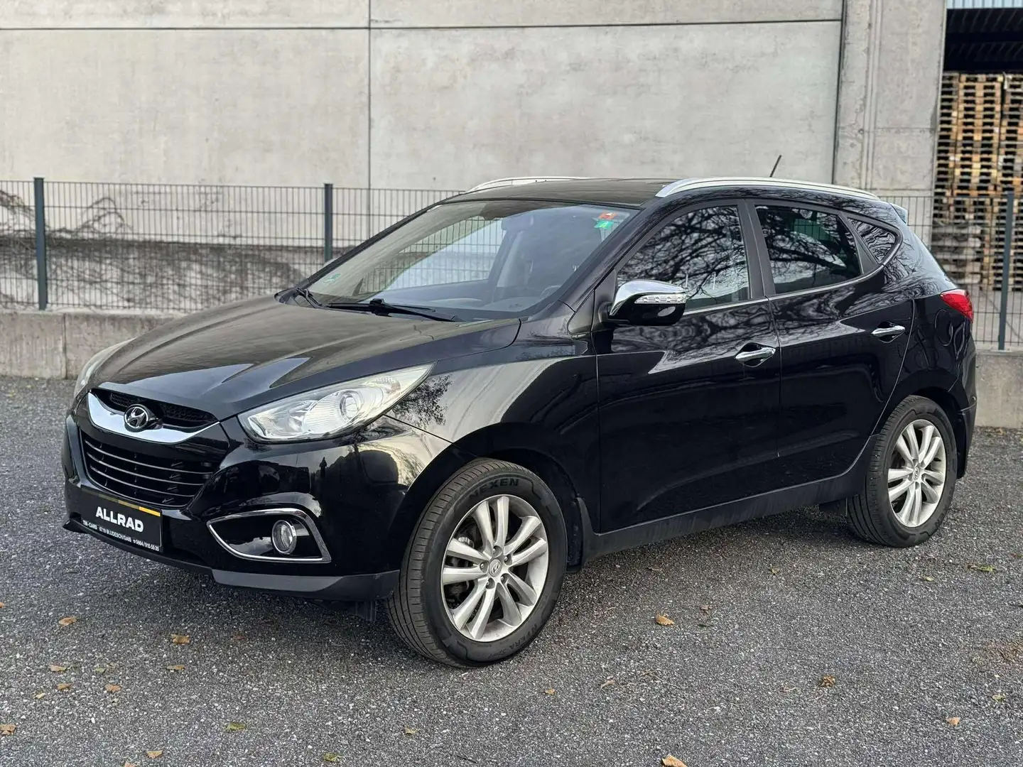 Hyundai iX35 DIESEL 4WD ALLRAD AUTOMATIK *RFK *AHK *SZH *LEDER Schwarz - 1