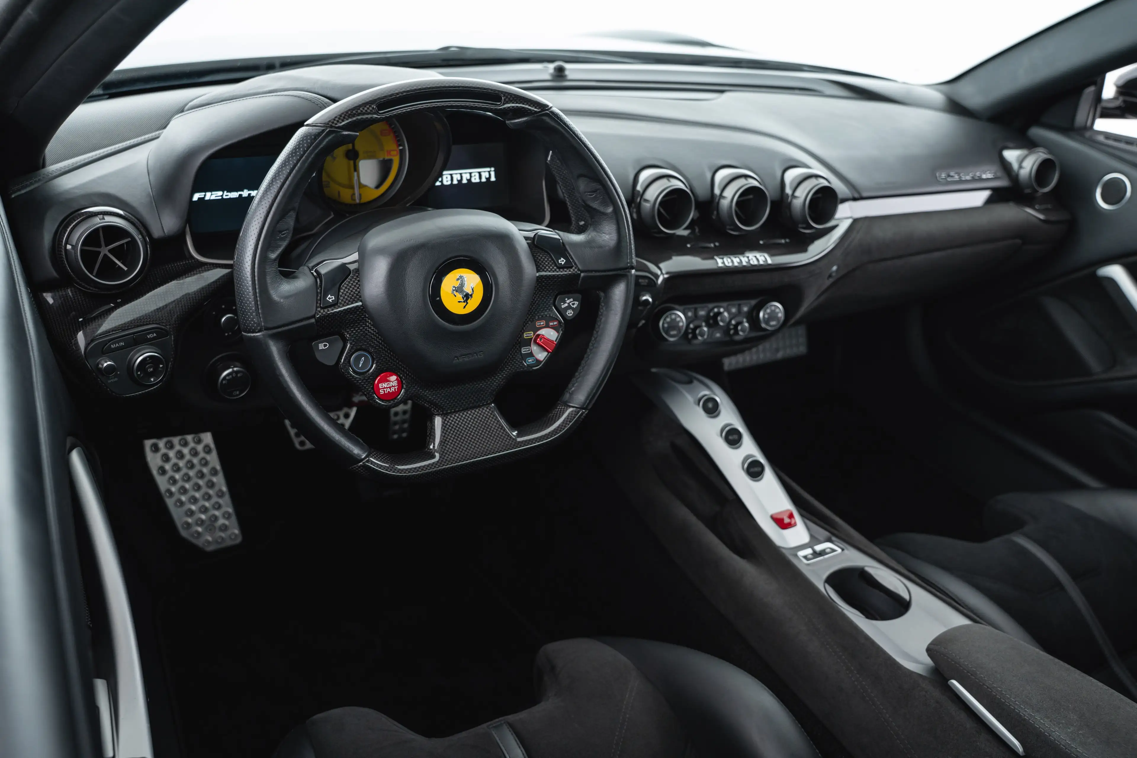 Ferrari F12 F12 Berlinetta — photo 12