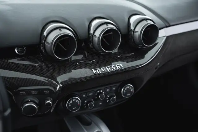 Ferrari F12 F12 Berlinetta Ansicht 19