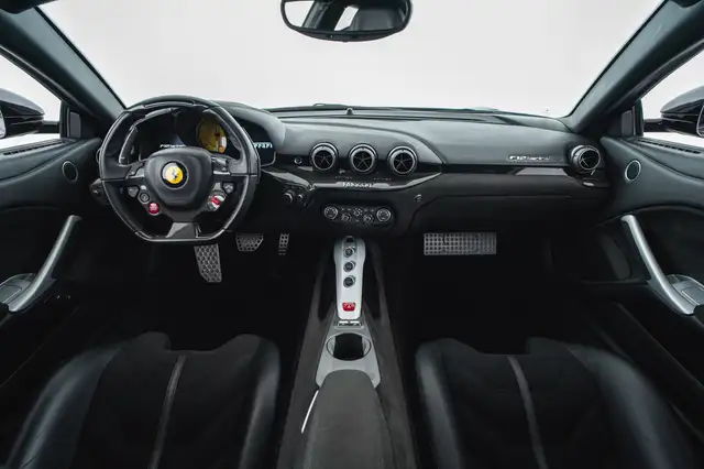 Ferrari F12 F12 Berlinetta Ansicht 10