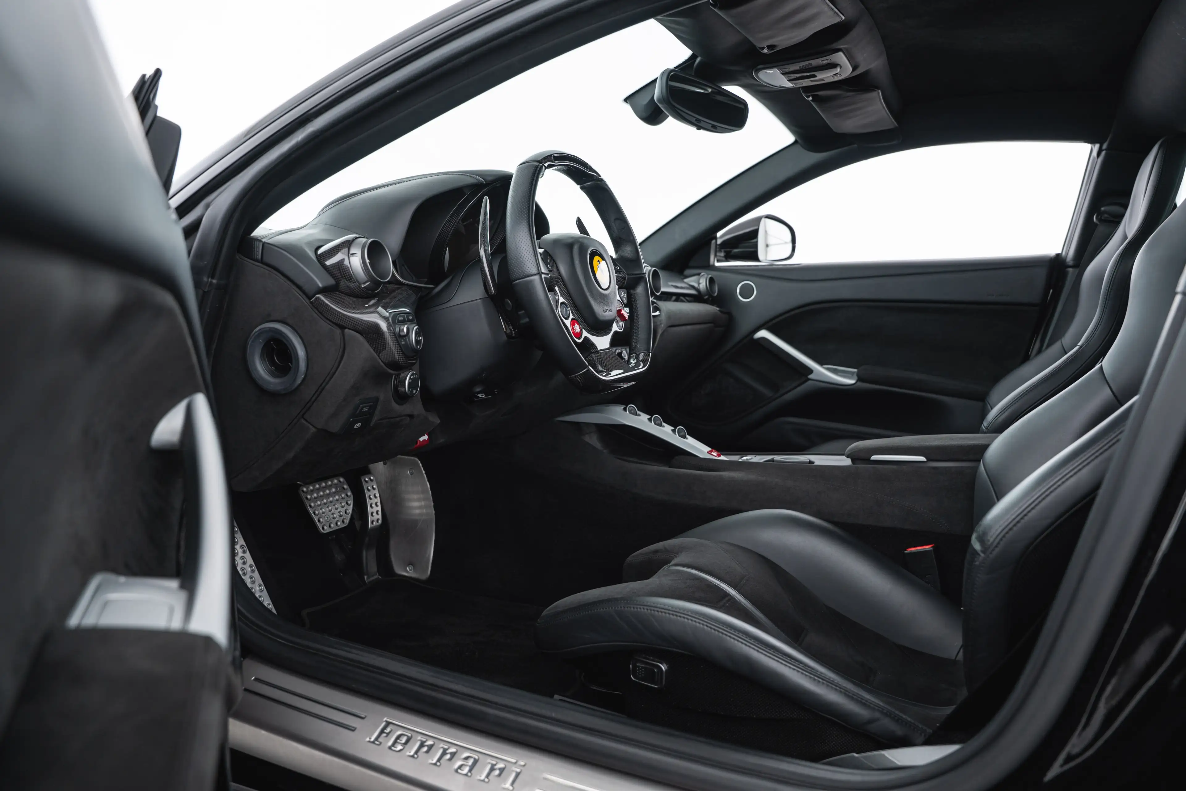 Ferrari F12 F12 Berlinetta — photo 14