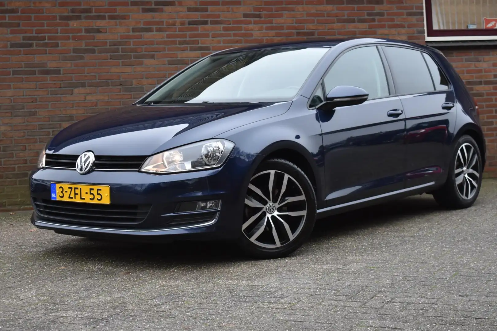 Volkswagen Golf 1.2 TSI Business Edition '15 Navi Clima Cruise Inr Blauw - 1