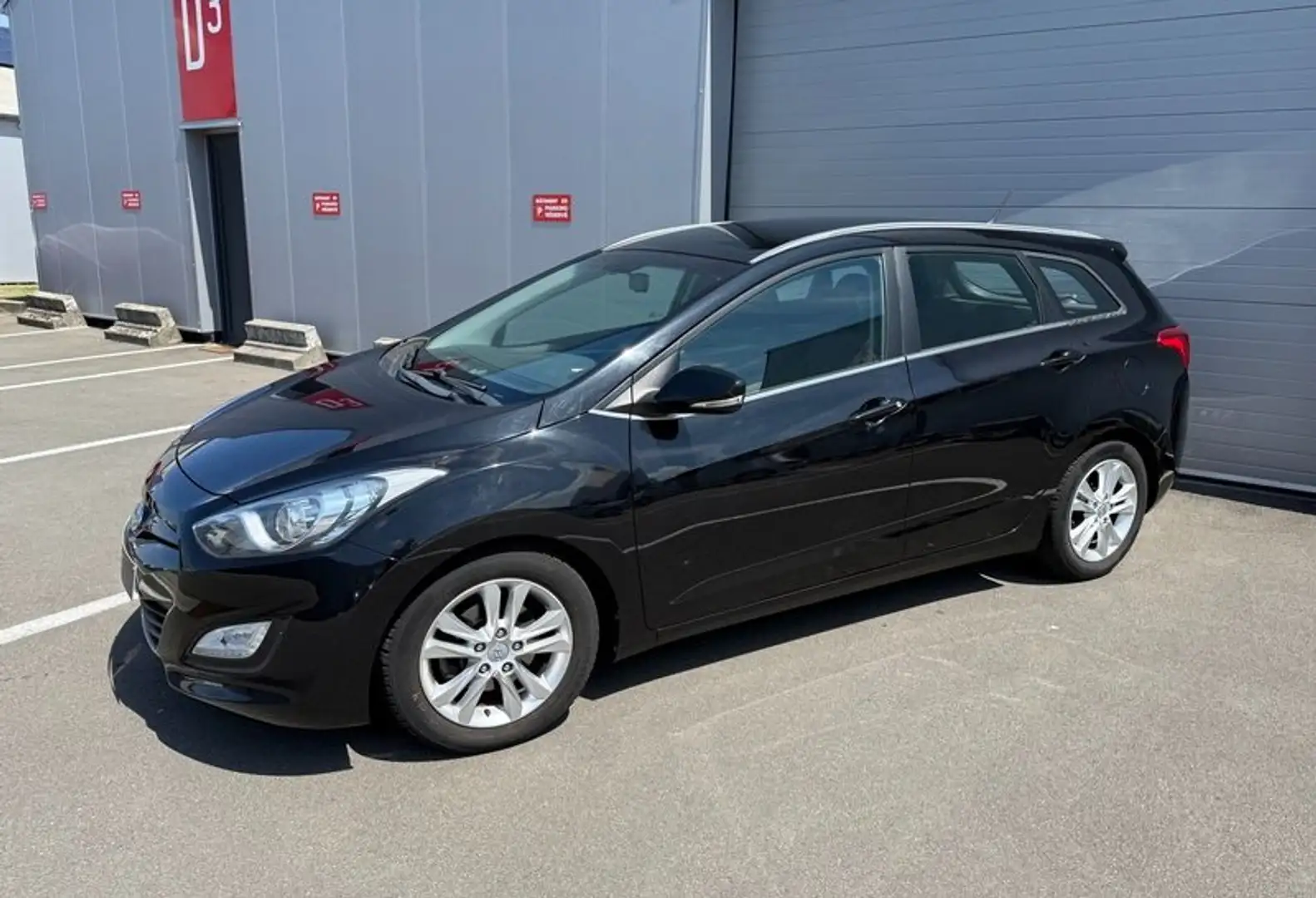 Hyundai i30 i30 SW 1.6 AUTOMATIQUE - AIRCO Negro - 2