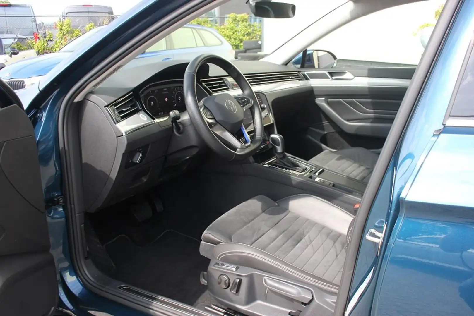 Volkswagen Passat Variant 1.4 TSI GTE Business | Camera | Carplay | Blauw - 2