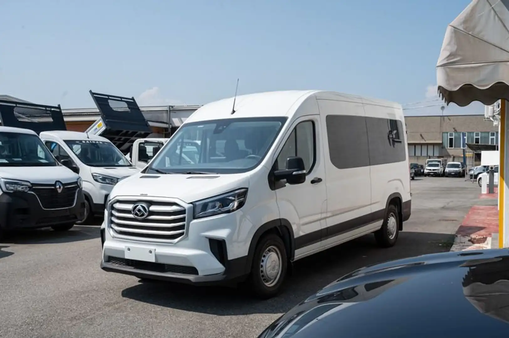 Maxus Deliver9 2.0CRDI 150CV Combi 9 POSTI Bianco - 1