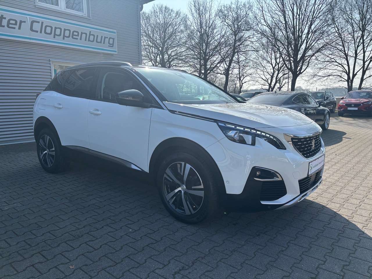 Second hand Peugeot 3008 1.2 Allure