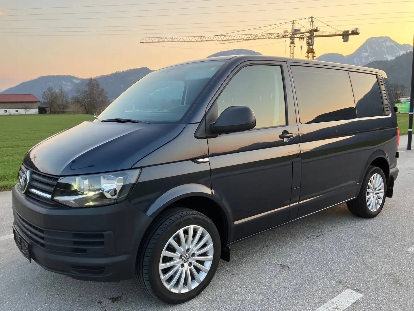 Volkswagen T6 Kombi Kombi KR 2,0 TDI BMT DSG Schwarz - 1