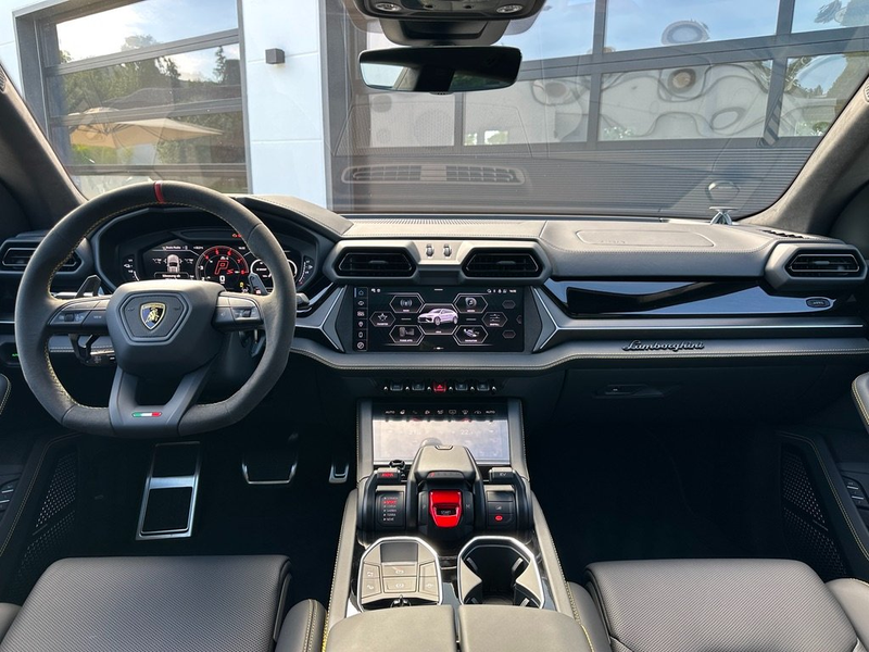 Lamborghini Urus Urus SE *AKRAPOVIČ*STOCK*B&O*STYLE*PANO*23" — photo 12