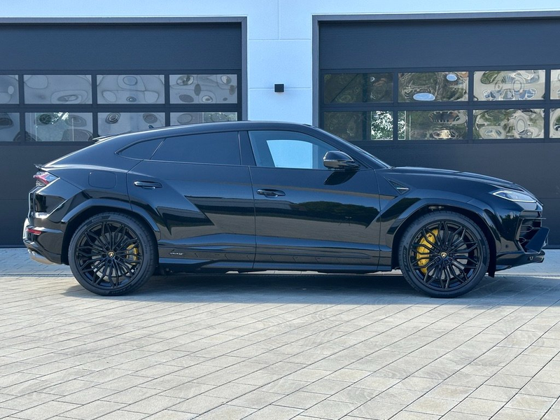 Lamborghini Urus Urus SE *AKRAPOVIČ*STOCK*B&O*STYLE*PANO*23" — photo 5