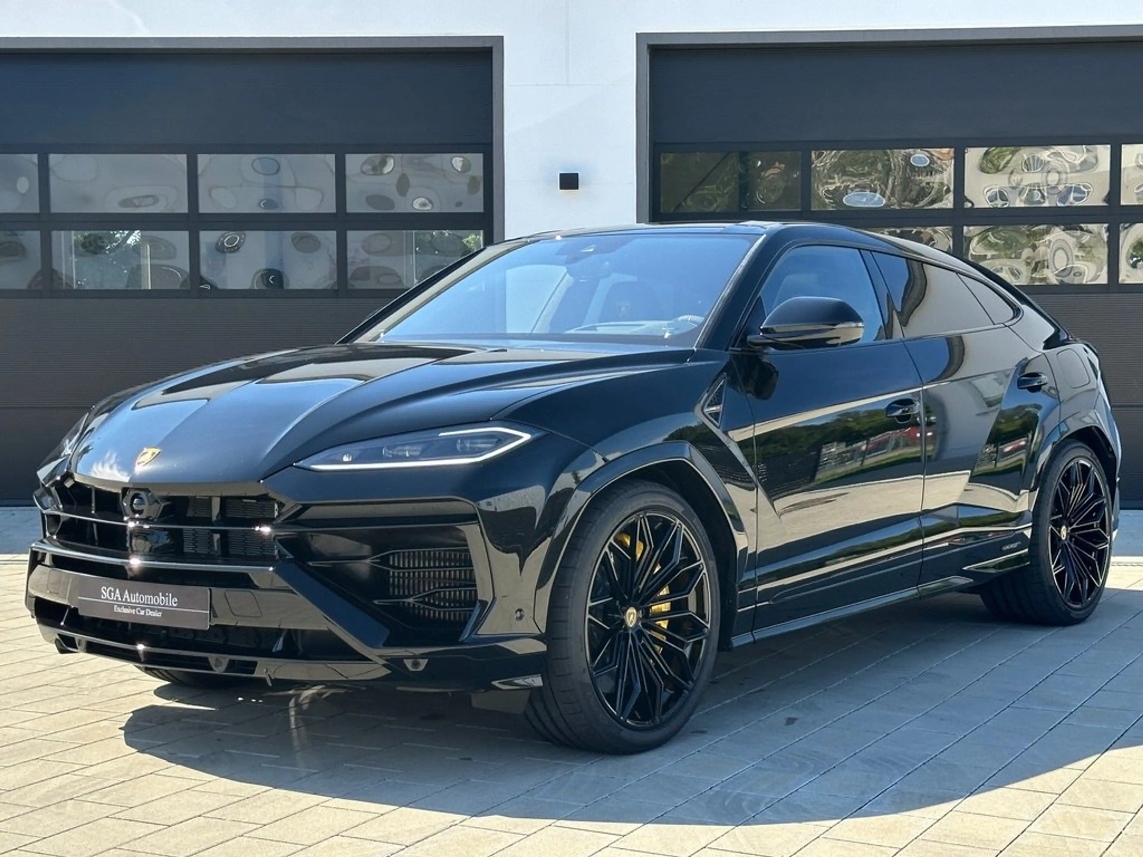 Lamborghini Urus Urus SE *AKRAPOVIČ*STOCK*B&O*STYLE*PANO*23" — photo 2