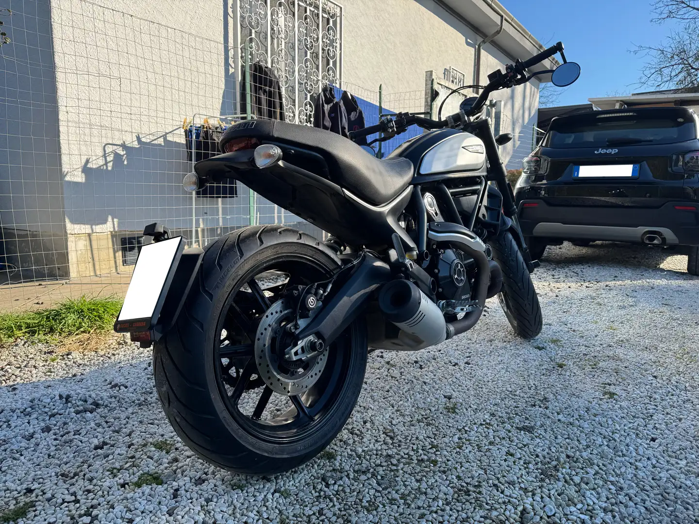Ducati Scrambler Icon Black Zwart - 1