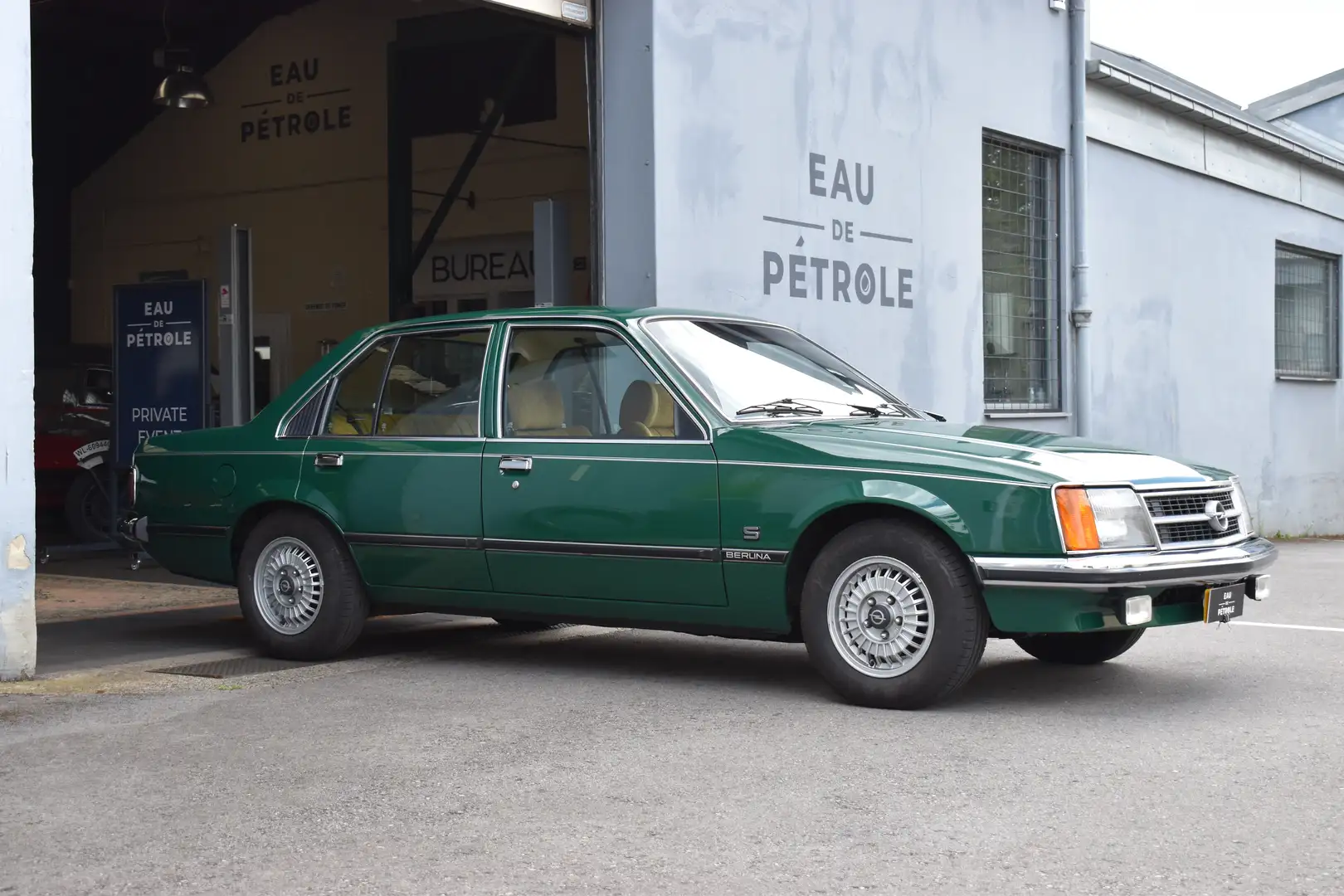 Opel Commodore C 2.5 Verde - 1