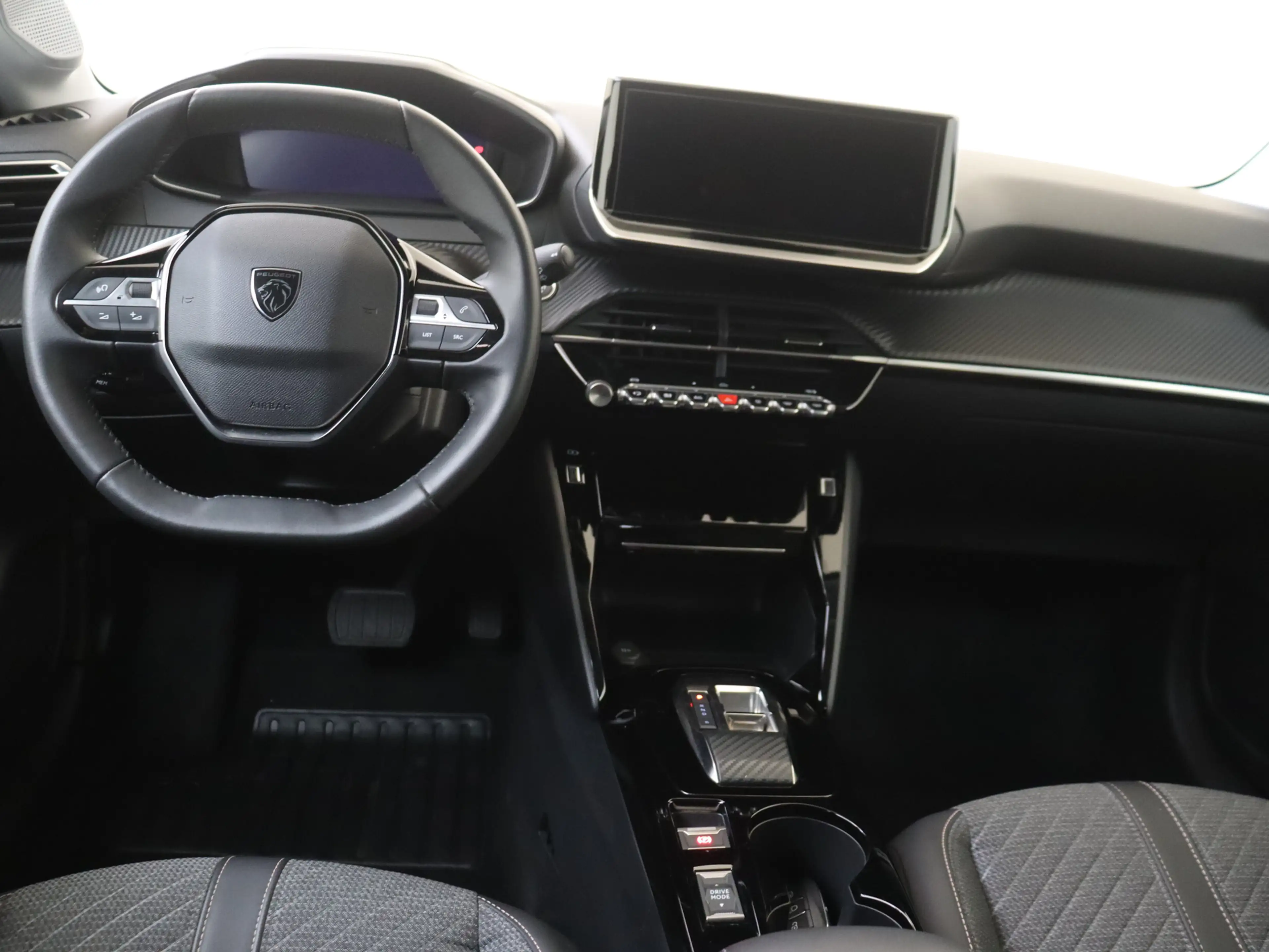 Peugeot e-208 EV Allure 51 kWh — photo 5