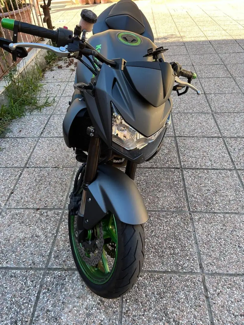 Kawasaki Z 750 Fekete - 2