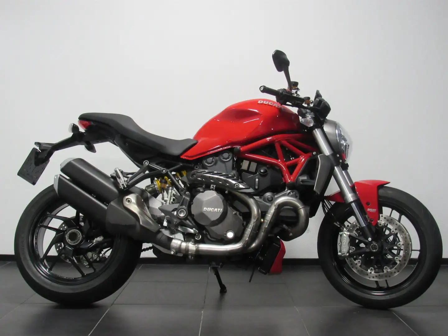 Ducati Monster 1200 Roşu - 1