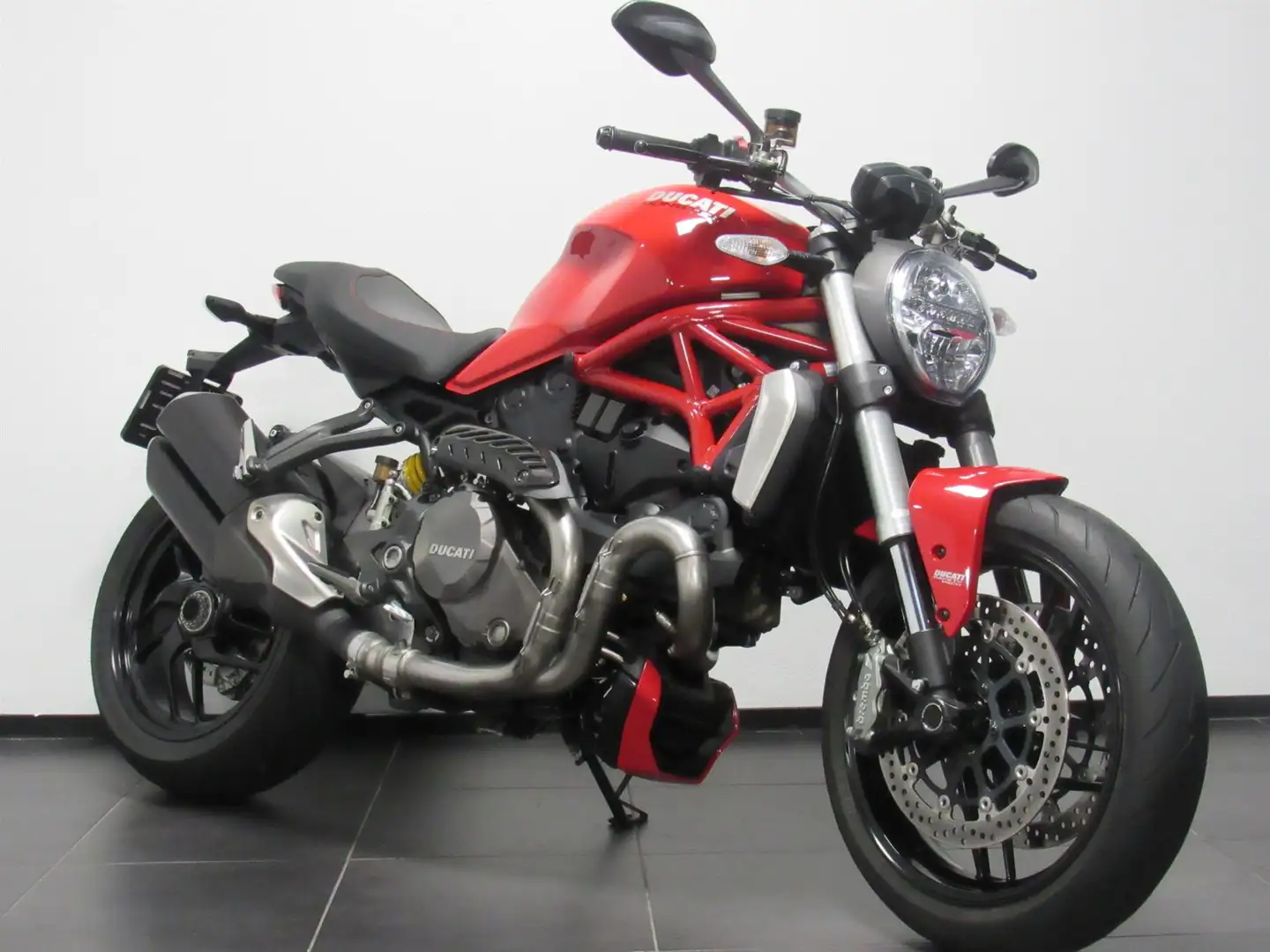 Ducati Monster 1200 Roşu - 2