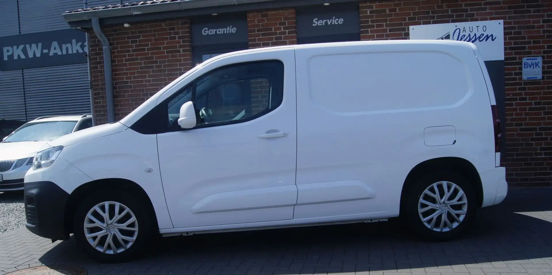 Citroen Berlingo 1.5 hdi Kasten 130 EAT8 Temp/Shz/RFK/3S Weiß - 2