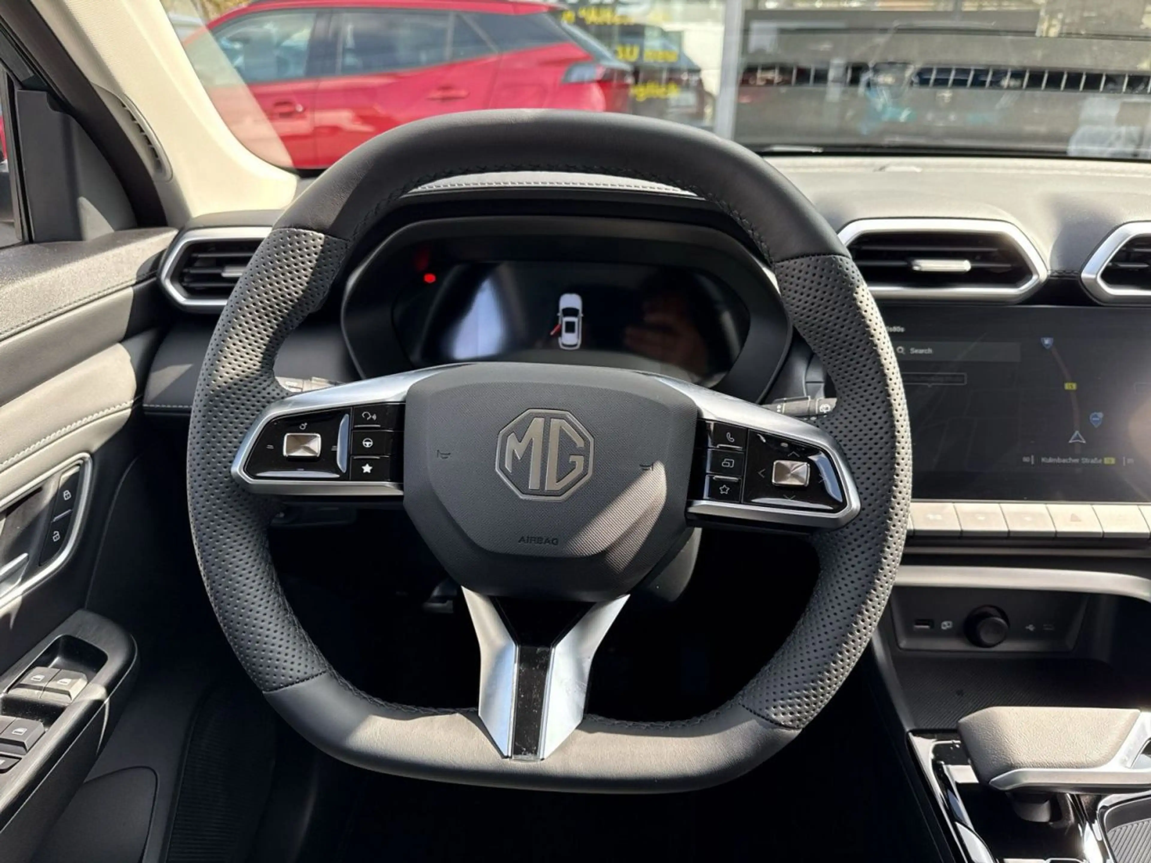 MG ZS HEV Luxury MY25,5 — photo 9