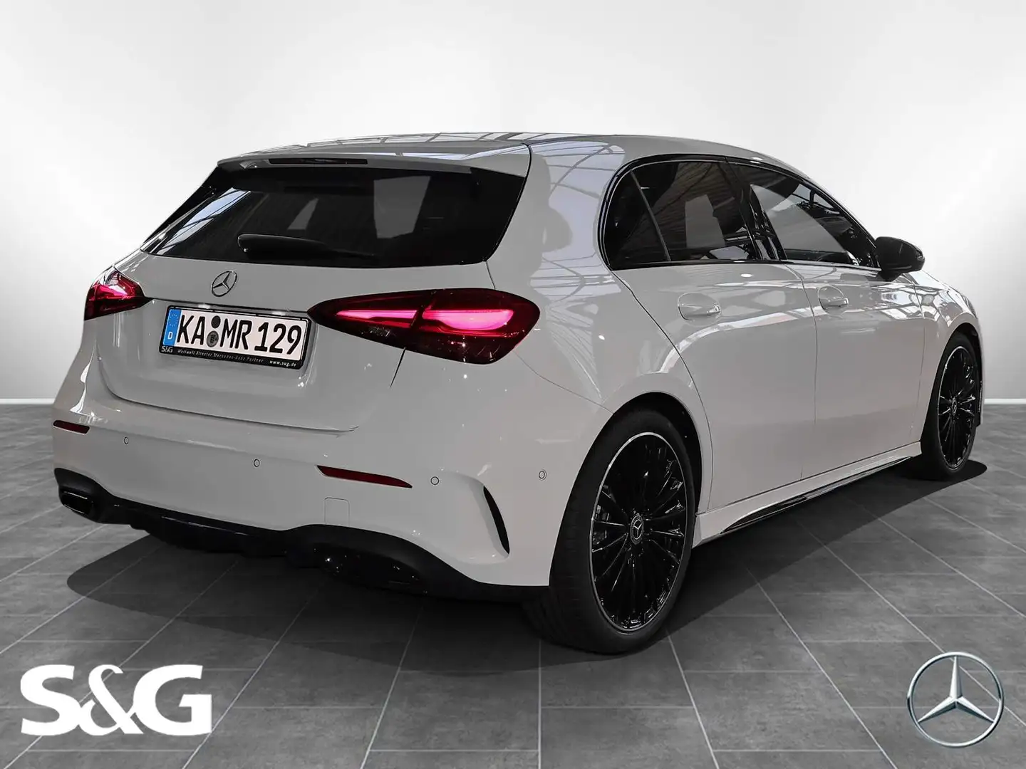Mercedes-Benz A 180 AMG MBUX+RüKam+M-LED+Pano+Night+Totwinkel Weiß - 2